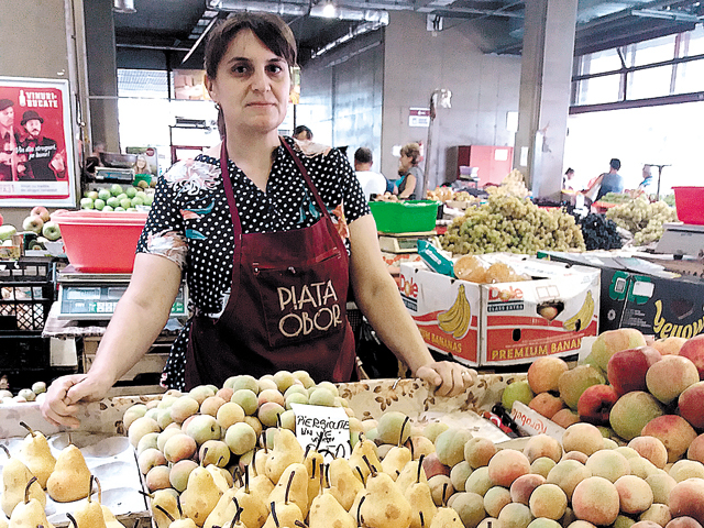 Reportaj din celebra piaţa Obor din Bucureşti. Cum au schimbat retailerii gusturile românilor? „Oamenii vor ca mărul să arate impecabil, ca în revistă“
