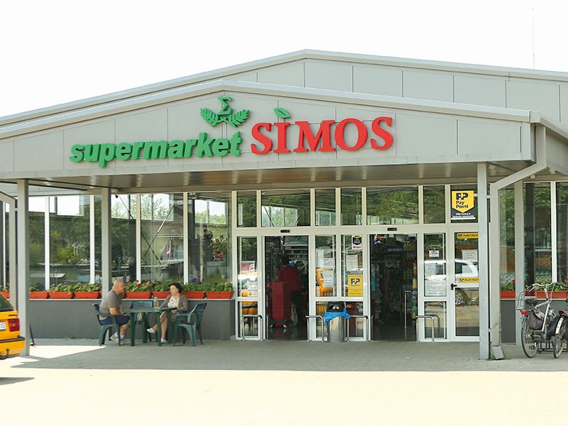 Ovidiu Simos, fondatorul reţelei de magazine Simos din Suceava: „Nu am închiriat spaţiile către retailerii internaţionali cu toate că am fost curtaţi, deoarece suntem un brand în zona noastră“