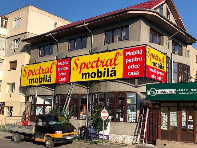 Producătorul de mobilă Spectralcom, cu afaceri de 3,9 mil. euro în 2019, a deschis cel de-al 4-lea magazin în sistem de franciză sub brandul Spectral Mobilă, după o investiţie de 70.000 euro
