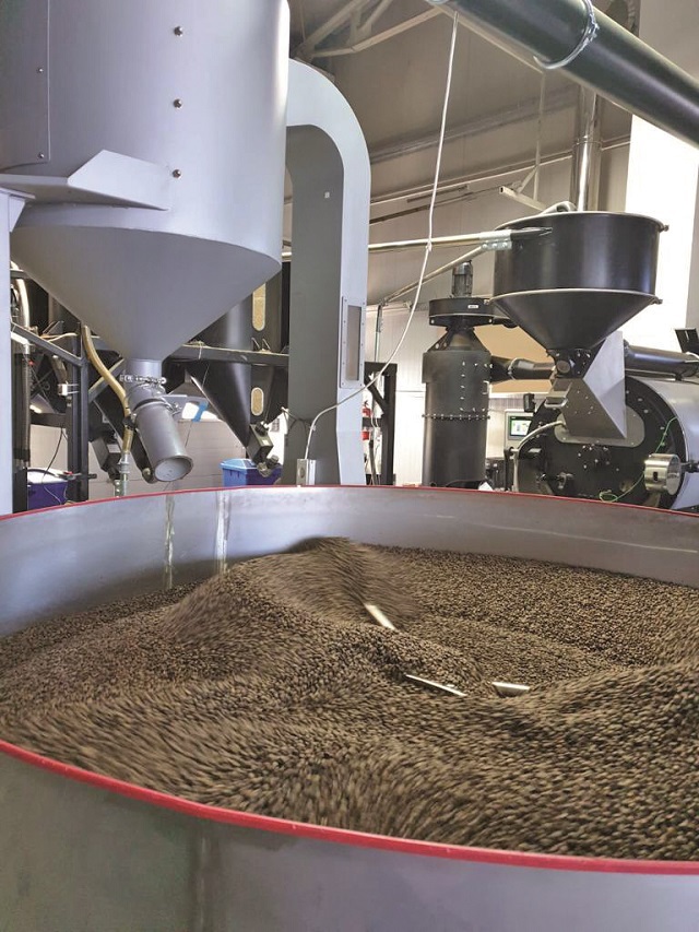 Compania Flexpresso din Craiova produce şi vinde cafea de 15 milioane de lei. „Avem 5.000 de clienţi, atât afaceri mici, cât şi bănci ori baruri şi cafenele“