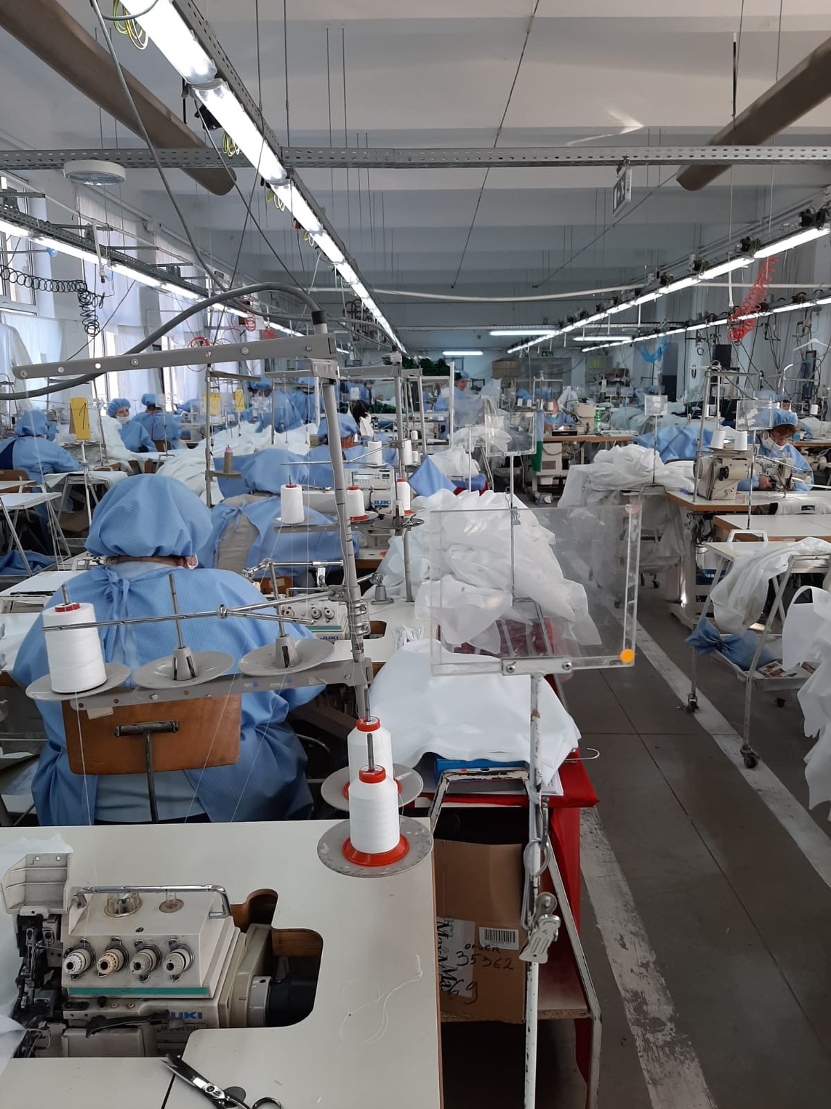 Peste 60 de fabrici locale cu 5.000 de angajaţi pun eticheta „Made in Romania“ pe hainele gigantului britanic Asos. Piaţa locală este principalul partener de producţie din Europa