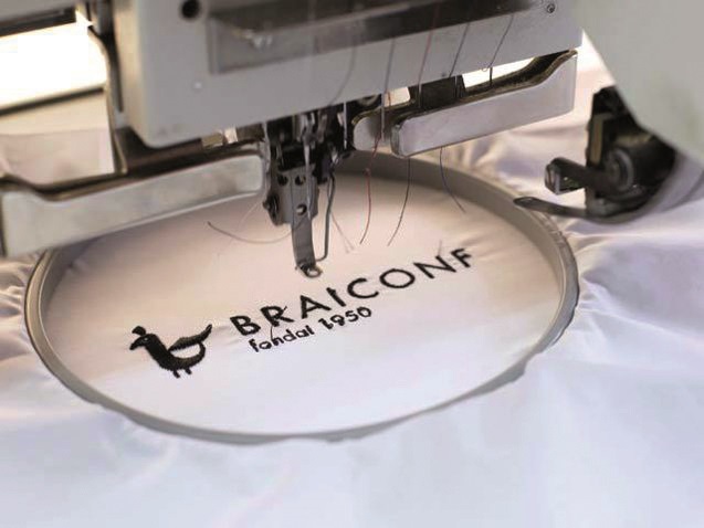 Încă o fabrică devine magazin: Producătorul de cămăşi Braiconf vrea să vândă terenul fabricii din Brăila către Kaufland pentru 7 mil. euro. Compania din Brăila îşi va muta producţia într-o nouă unitate, având în plan investiţii de 9 mil. euro