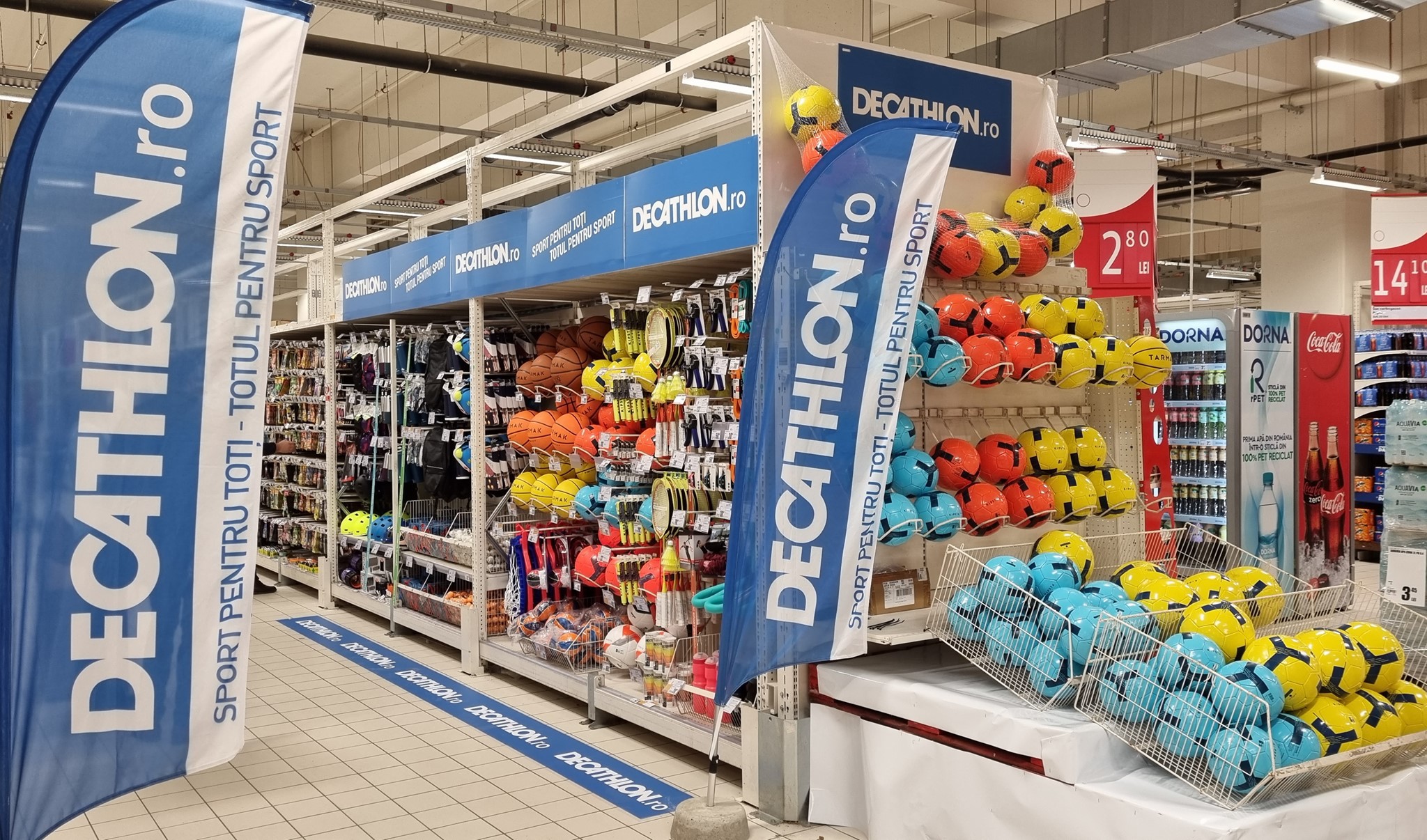 Înfrăţire şi în business, nu doar la nivel de acţionariat. Decathlon deschide în 2021 cornere cu echipamente sportive în 15 hipermarketuri Auchan din România