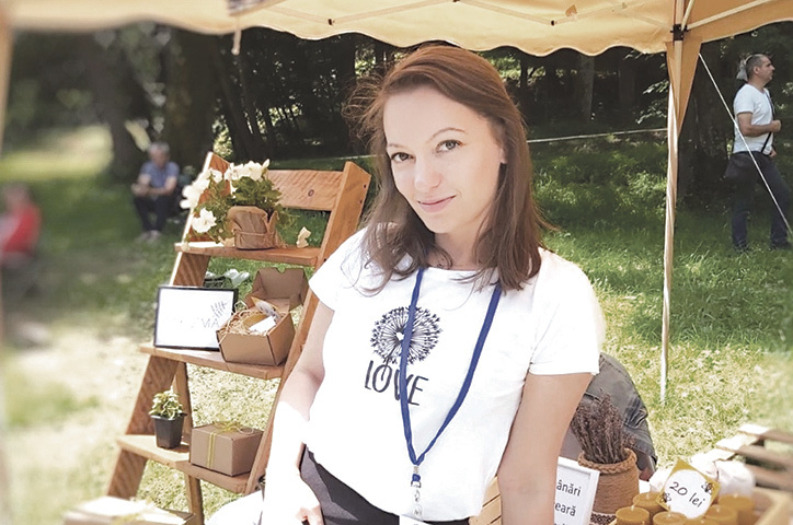 ZF Agropower. Alexandra Druga produce lumânări din ceară de albine în judeţul Sibiu şi vrea să acceseze fonduri europene pentru a-şi face un atelier de producţie mai mare ca să exporte în Europa