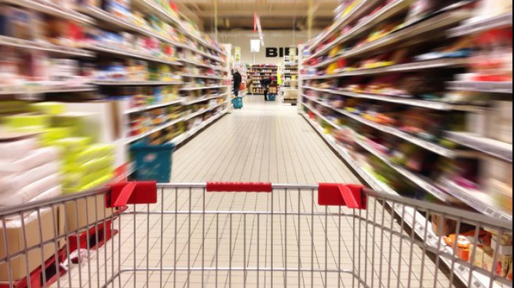 Inflaţia se vede deja în comportamentul de consum: În primul trimestru din 2022, opt din zece categorii FMCG aveau preţuri mai mari decât în urmă cu un an. Reacţia consumatorilor? Orientarea către bunuri mai ieftine