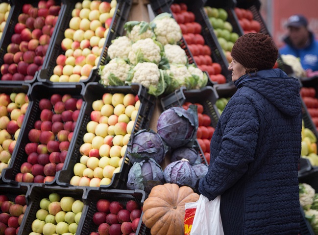 Cum pot livra producătorii români legume şi fructe chiar şi iarna? „Asocierea cu producătorii din alte state europene le poate da acces la know-how şi finanţare”