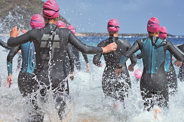 Business sportiv. Competiţiile şi evenimentele sportive se mută pe litoral şi la munte: „400 de participanţi din toată ţara aducem la cel mai mare maraton de nataţie din Marea Neagră“