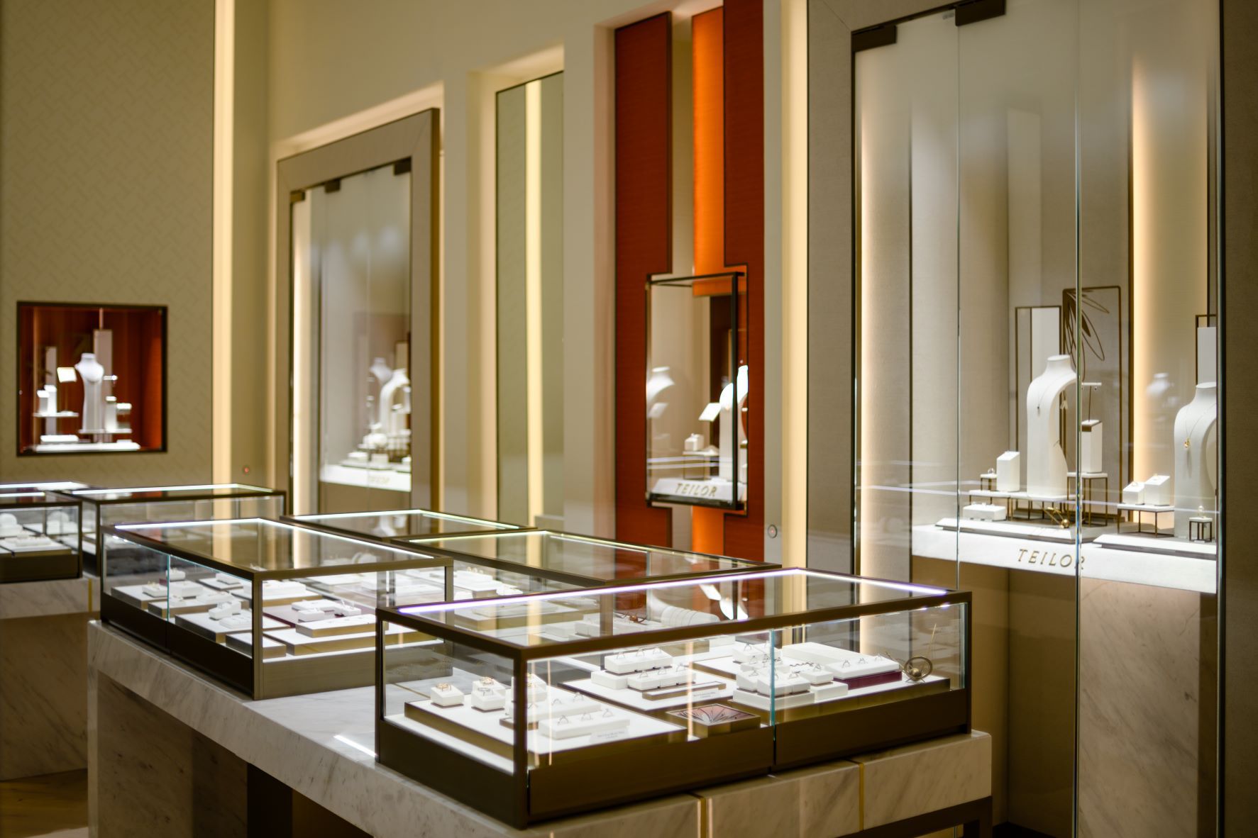 Lanţul de bijuterii TEILOR redeschide magazinul din AFI Cotroceni în urma reamenajării  sub un nou concept