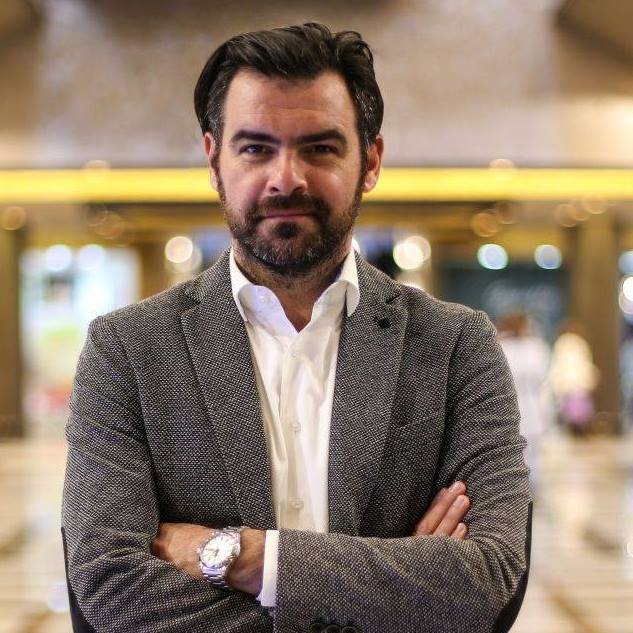 Mihai Cioltea, artizanul expansiunii Zara în România, a fost recrutat ca manager de dezvoltare într-un proiect imobiliar din Arabia Saudită ce vizează construcţia unui oraş inteligent în deşert