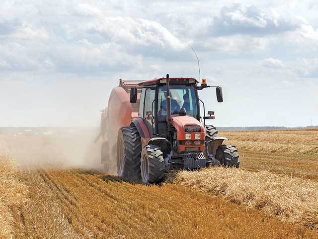ZF/BT România irigabilă. Anul agricol 2023 se arată a fi extraordinar din punctul de vedere al producţiilor de cereale, dar fermierii prevăd că va fi mai greu să vândă marfa decât în 2022. „Nu înseamnă că dacă suntem fermieri trebuie să producem grâu şi atât, ci trebuie să ştim să ne conducem firmele.“