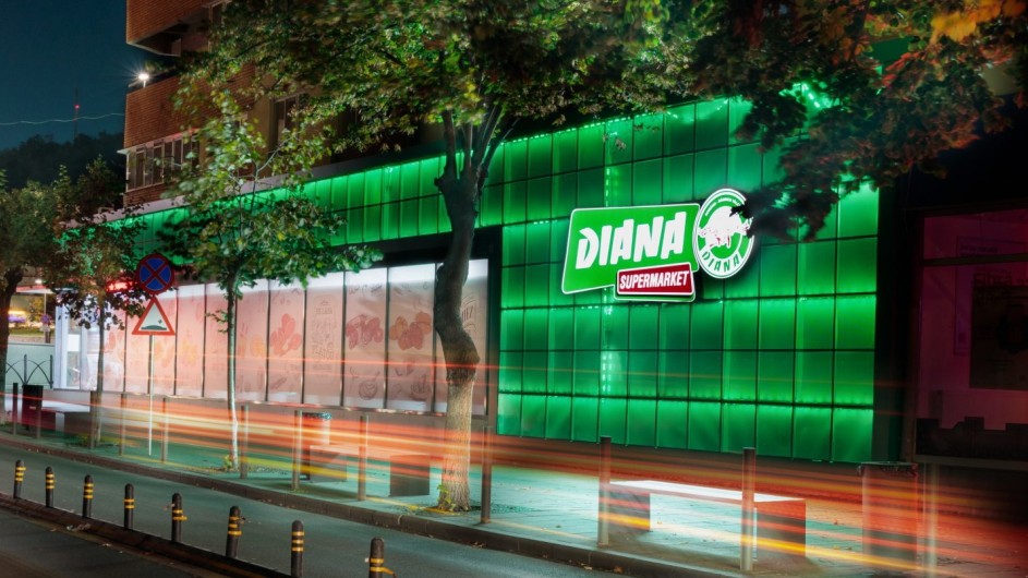 Antreprenori locali. Compania DIANA, producător de carne din Vâlcea cu 600 de angajaţi, investeşte în acest an 3 mil. euro în producţie şi în instalarea de panouri solare