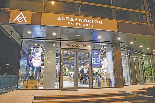 Alexandrion face un concept de magazine şi hoteluri pentru românii cu venituri de 1.000-1.500 euro, care vor să consume single malt, brandy sau rom în oraş, la preţuri accesibile, şi să aibă parte de entertainment