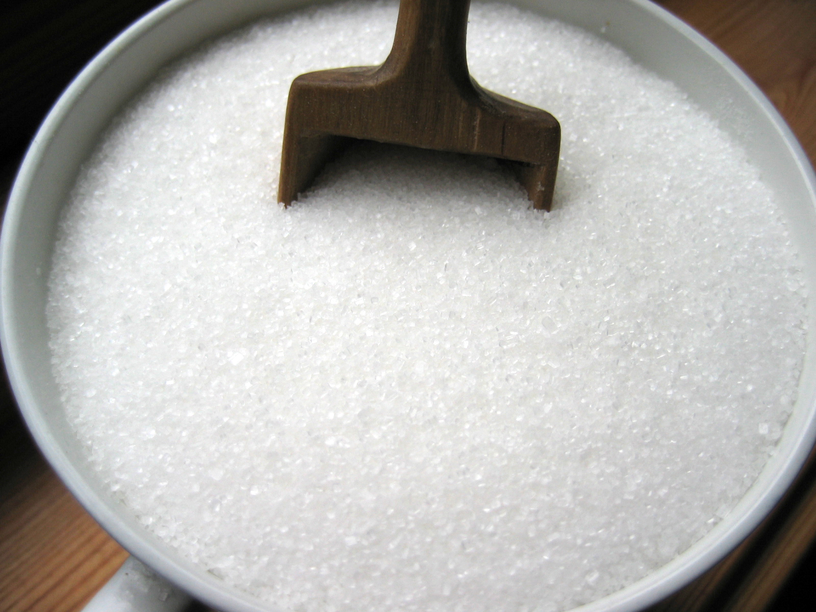 Preţul zahărului urcă de la un minim pe un an pe fondul semnelor de reducere a ofertei