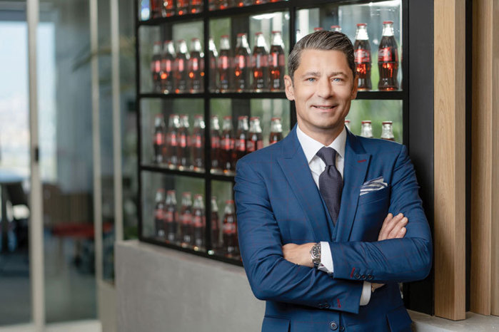 Cornel Cărămizaru, Director General, Coca-Cola HBC România: România este o piaţă strategică pentru Coca-Cola HBC. Fabrica din Ploieşti este a doua ca mărime din Grupul prezent în 29 de ţări