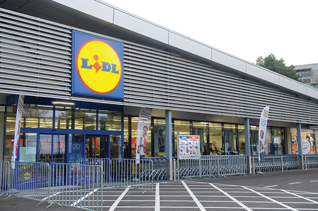 Retailerul german Lidl a investit direct, în cei 15 ani...