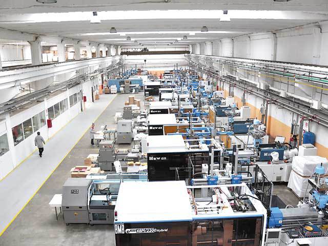 Afacerile producătorului de ambalaje şi ţevi din polietilenă Goldplast din Bistriţa, controlat de antreprenorul Ioan Stejerean, au crescut cu 11,5% în 2025, ajungând la aproape 15,6 mil. lei