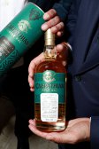 Alexandrion Group lansează două ediţii limitate Carpathian Single Malt Whisky şi anunţă un parteneriat pentru protejarea biodiversităţii din Munţii Carpaţi