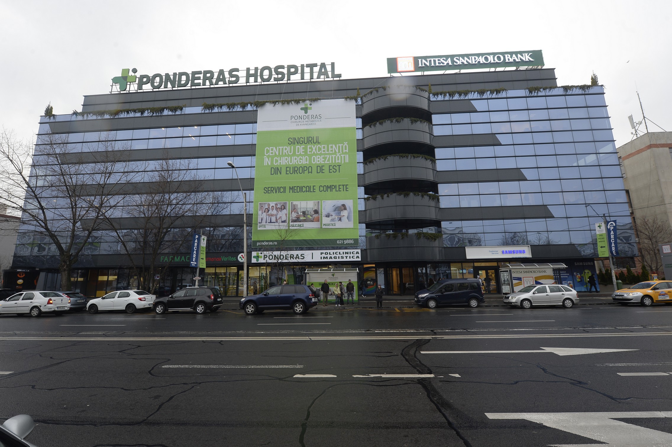 Cum arată clădirea de birouri transformată în spital în urma unei investiţii de 4 mil. euro - GALERIE FOTO