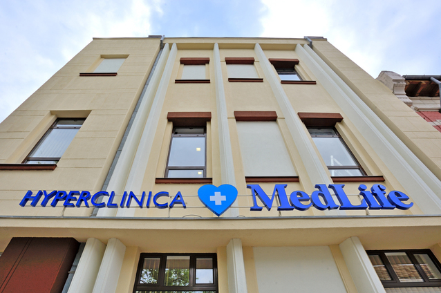 BREAKING NEWS: MedLife, în negocieri finale pentru reţeaua de clinici şi spitalul Polisano, care au afaceri de 17 milioane de euro. UPDATE: MedLife confirmă tranzacţia