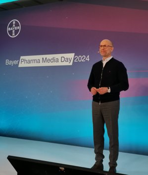 Ce trenduri se văd în farma? Christian Rommel, şeful departamentului de cercetare şi dezvoltare al germanilor de la Bayer Pharmaceuticals: Unu din cinci oameni născuţi azi vor fi diagnosticaţi cu o formă de boală rară