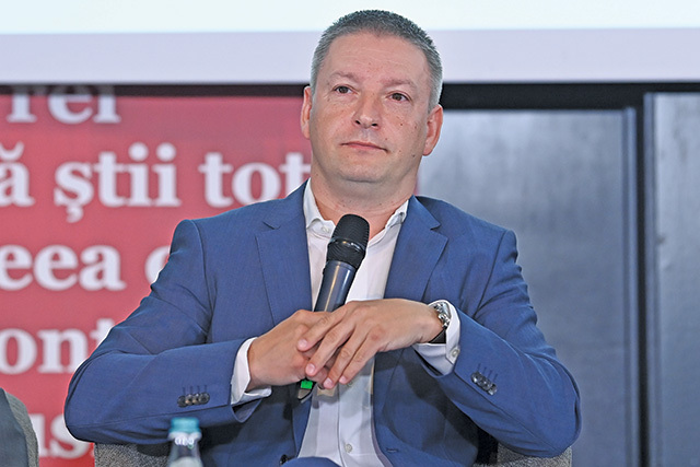 Mihai Fugarevici, director general al Stada România: Suntem în grafic cu construcţia fabricii de la Turda, vom produce în octombrie prima cutie de medicamente. 80% din producţie va merge la export. Fabrica de medicamente de la Turda reprezintă o investiţie de peste 50 de mil. euro