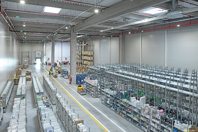 Brand românesc cumpără peste hotare. Compania românească Dental Holding, care are în acţionariat fondul Abris Capital, cumpără un jucător de top de pe piaţa de distribuţie stomatologică din Grecia. În total, grupul a operat şapte achiziţii în sectorul în 