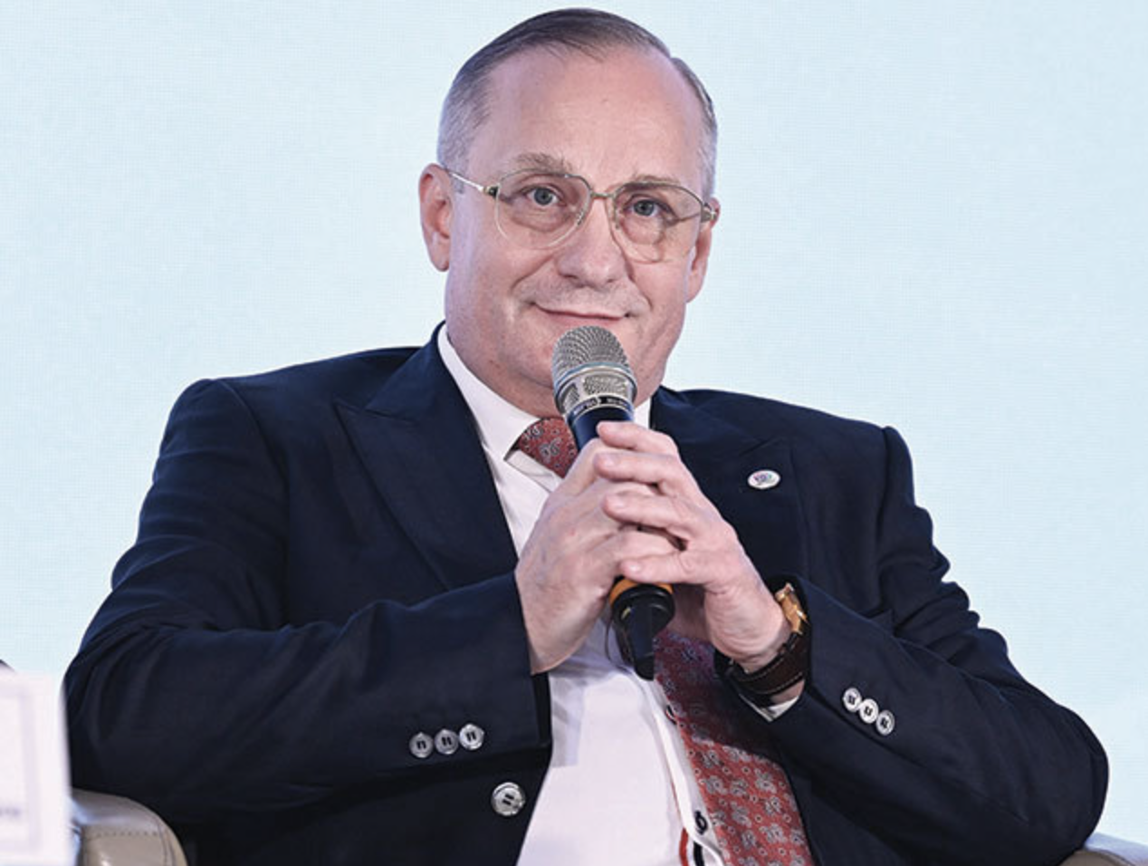 Dr. Cosmin-Dinu Alexandrescu, preşedintele Asociaţiei Profesionale a Medicilor de Ambulatoriu (APMA): „La 15 km de centrele universitare se simte deşertul medical. Sunt pacienţi care nu au unde să meargă la medic“