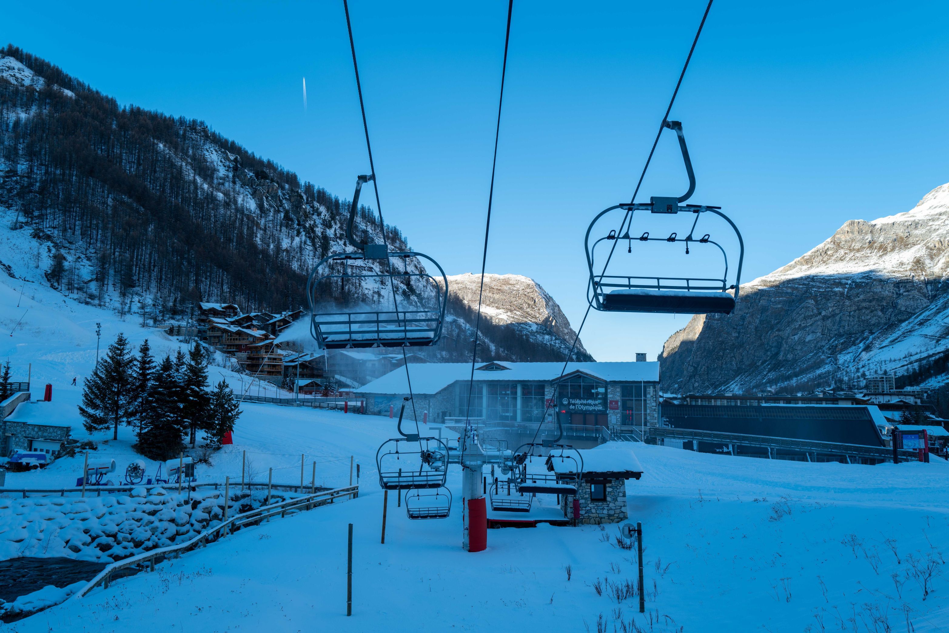 Peste jumătate din staţiunile de ski europene s-ar putea confrunta cu un risc „foarte ridicat“ de lipsă a zăpezii