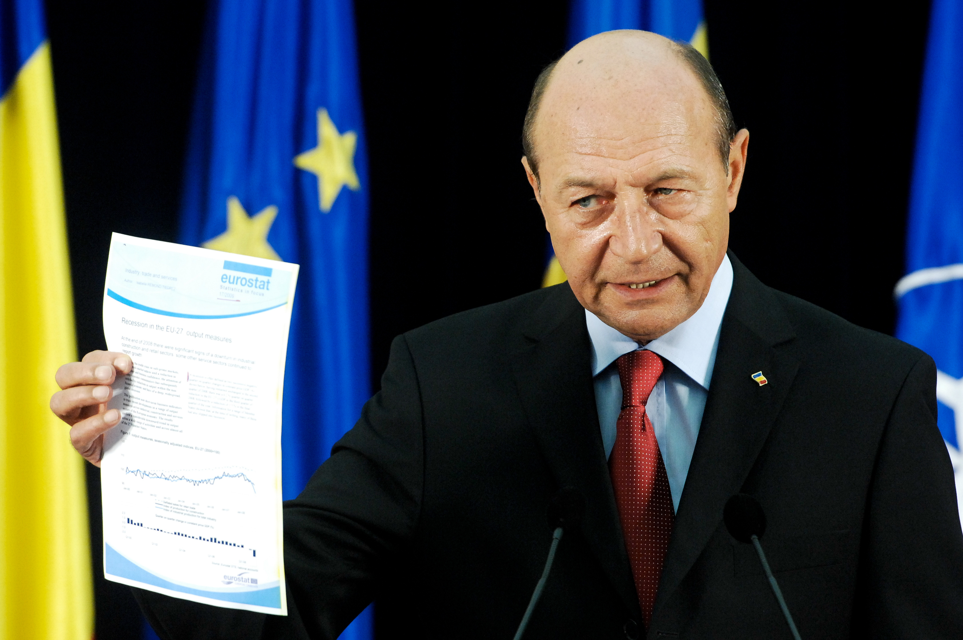 Băsescu: Dacă se reduce CAS,România pierde acordul cu FMI şi UE