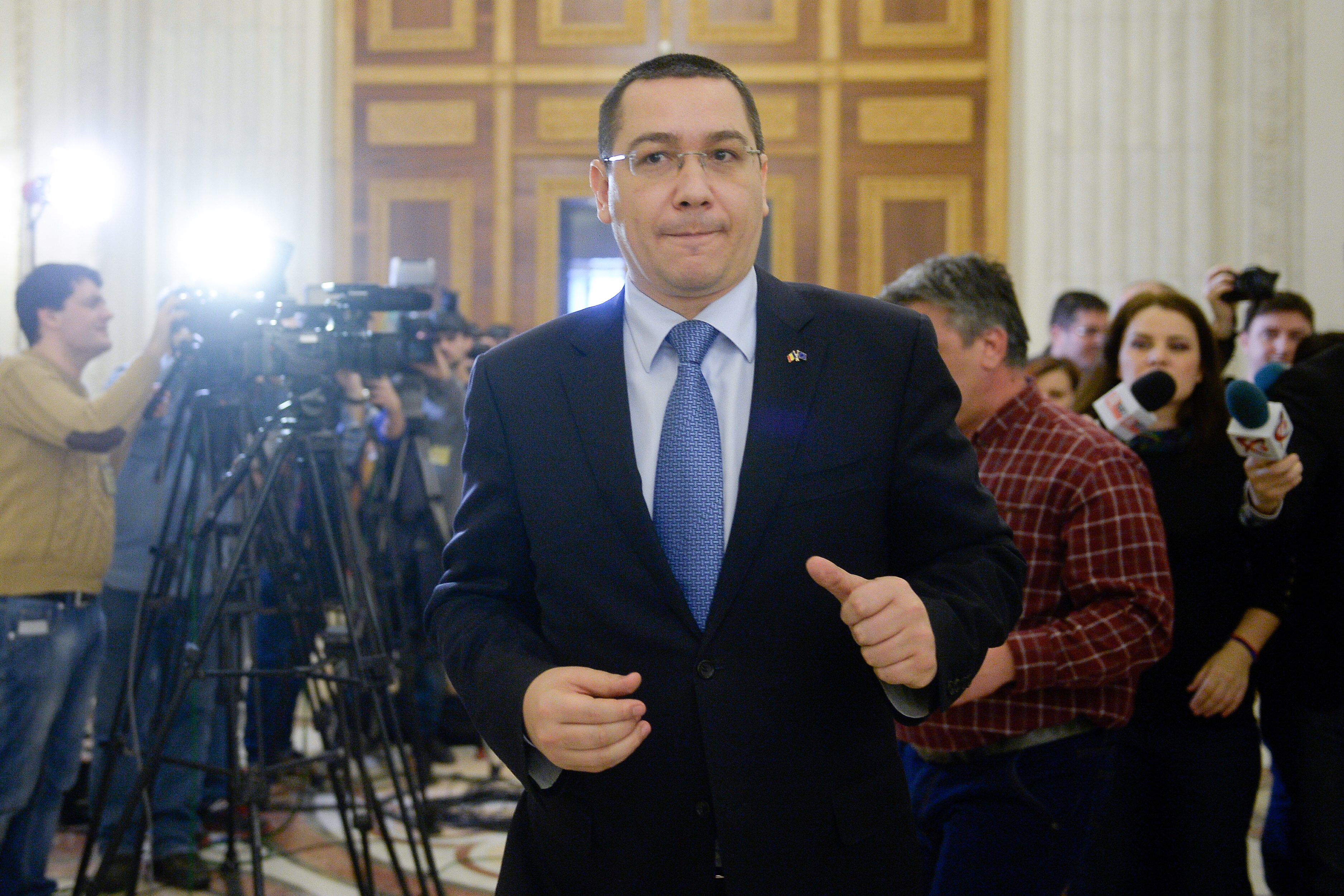 Ponta: Guvernul amână majorarea indemnizaţiei la demnitari, după ce şeful Cancelariei prezidenţiale a infirmat implicarea lui Iohannis