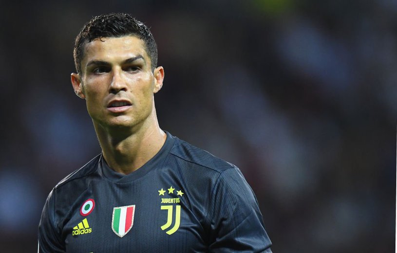 Cristiano Ronaldo a fost nevoit să plece înconjucat de bodyguarzi după un duel dintr-un meci