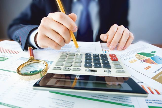 Consultant fiscal: Ordonanţa privind plata defalcată a TVA introduce un număr mare de contravenţii