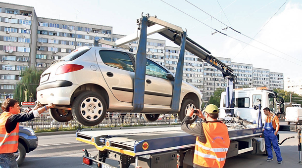Alba Iulia: Maşinile parcate neregulamentar sunt ridicate, iar şoferii plătesc să le recupereze