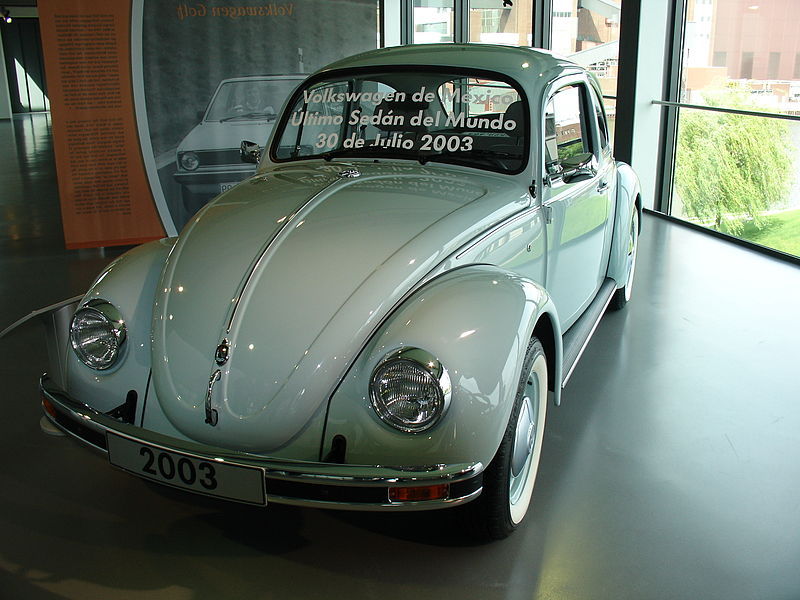 Volkswagen opreşte producţia maşinilor Beetle: Cuma a evoluat de-a lungul anilor cea  mai iubită „broscuţă”