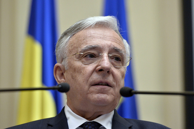 Mugur Isărescu: Se doreşte „ruperea” taxei pe activele băncilor de indicele ROBOR