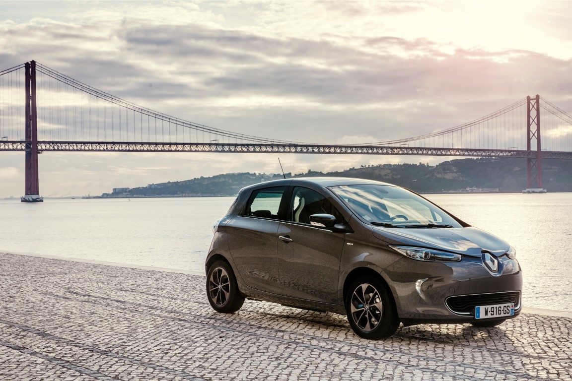 Renault deschide comenzile pentru noua versiune a modelului său full-electric: „A treia generaţie a modelului evoluează în versatilitate, calitate şi tehnologie”