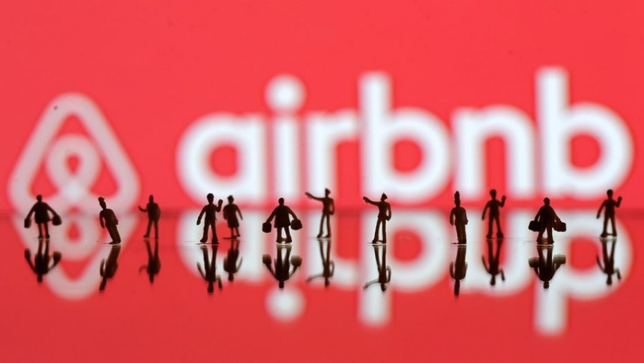 Pandemia forţează mâna gigantului Airbnb: A fost extinsă politica de anulare şi returnare pentru toate ţările de pe glob