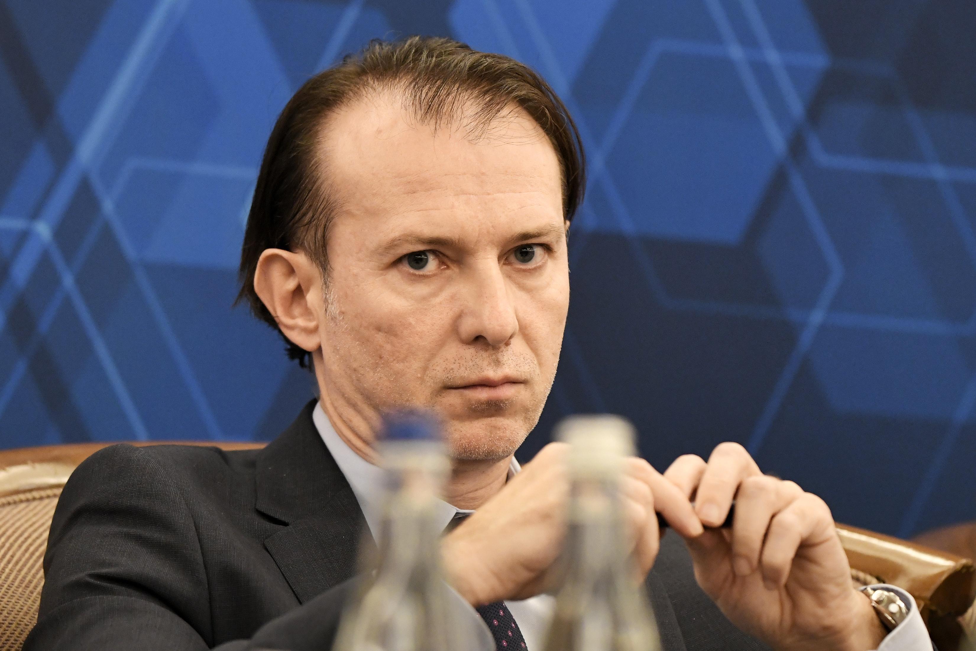Florin Cîţu, ministrul Finanţelor, spune că nu sunt bani pentru dublarea alocaţiilor.  Analist: Copiii sunt folosiţi