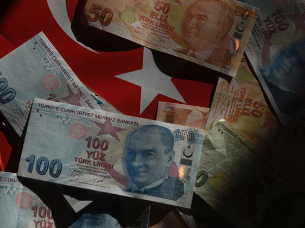 Belly America Street Dezastru pentru Turcia: Lira turcească s-a prăbuşit aproape de minimul  istoric
