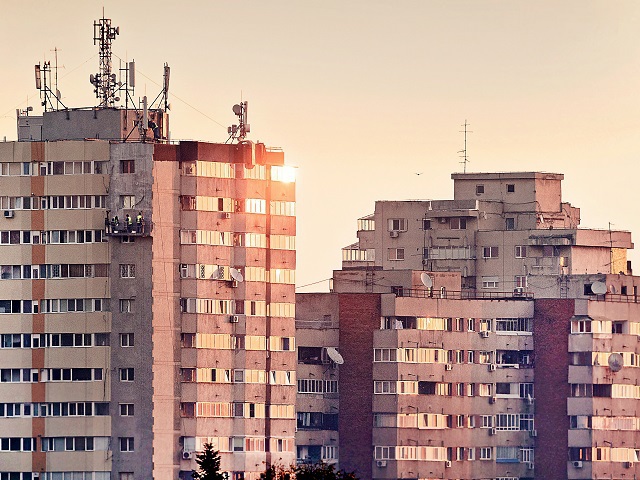 Piaţa imobiliară fierbe: Preţurile apartamentelor...