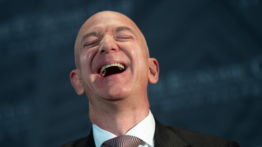 Miliardele ar putea să îi ţină în viaţă? Jeff Bezos investeşte 3 miliarde de dolari în promisiunea tinereţii eterne