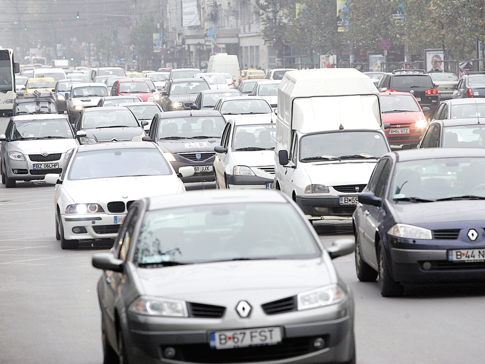Sondaj Spotawheel: Aproape jumătate dintre români preferă o maşină second hand pentru că nu îşi permit una din showroom