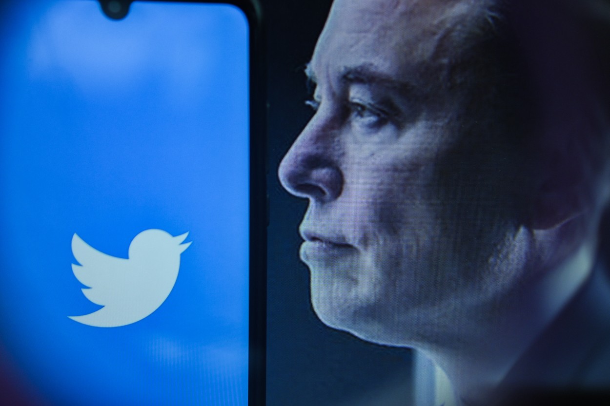 Twitter recunoaşte că a expus public datele personale a milioane de utilizatori