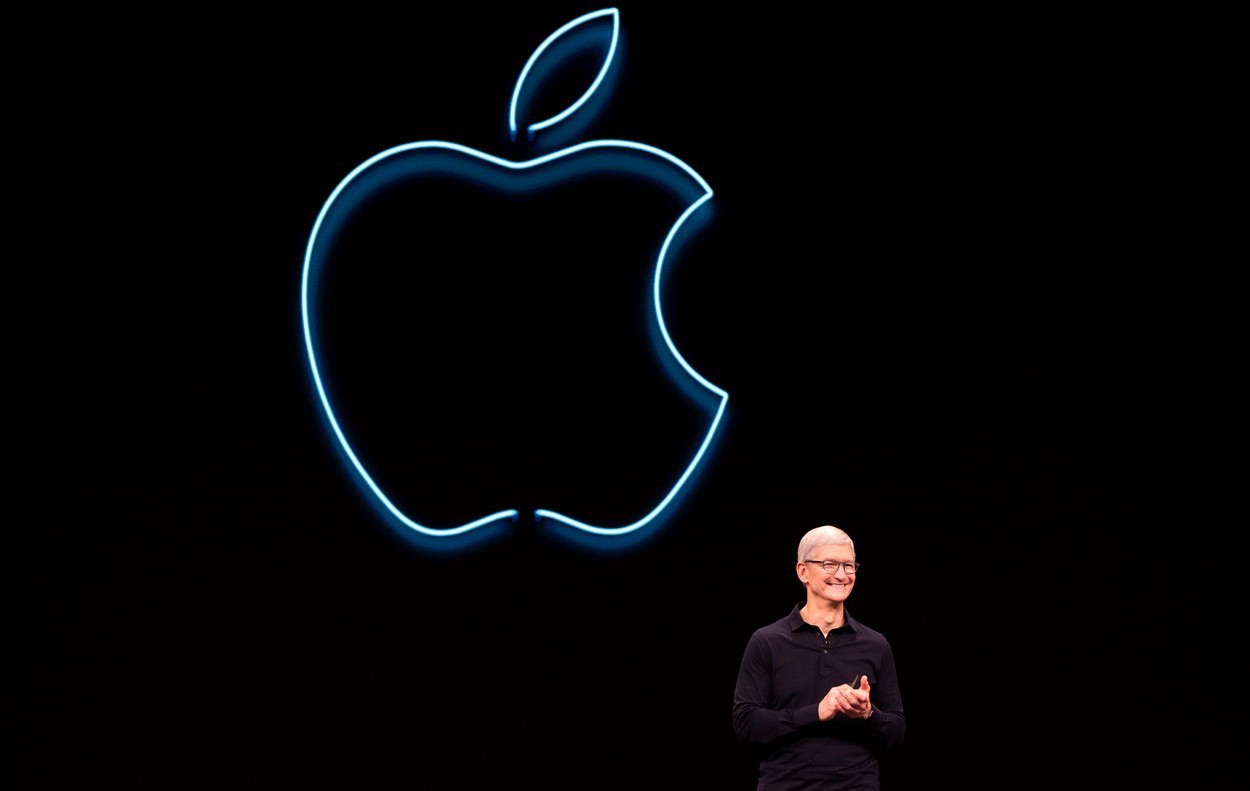 A sosit momentul: Gigantul Apple va anunţa noua gamă de iPhone-uri, alături de alte noi dispozitive periferice precum AirPods şi Apple Watch