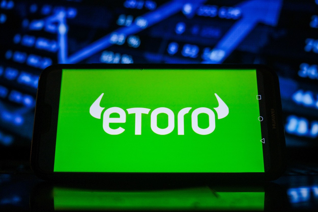 Analiză eToro: Profiturile companiilor depăşesc aşteptările analiştilor, în ciuda unui 2022 dificil