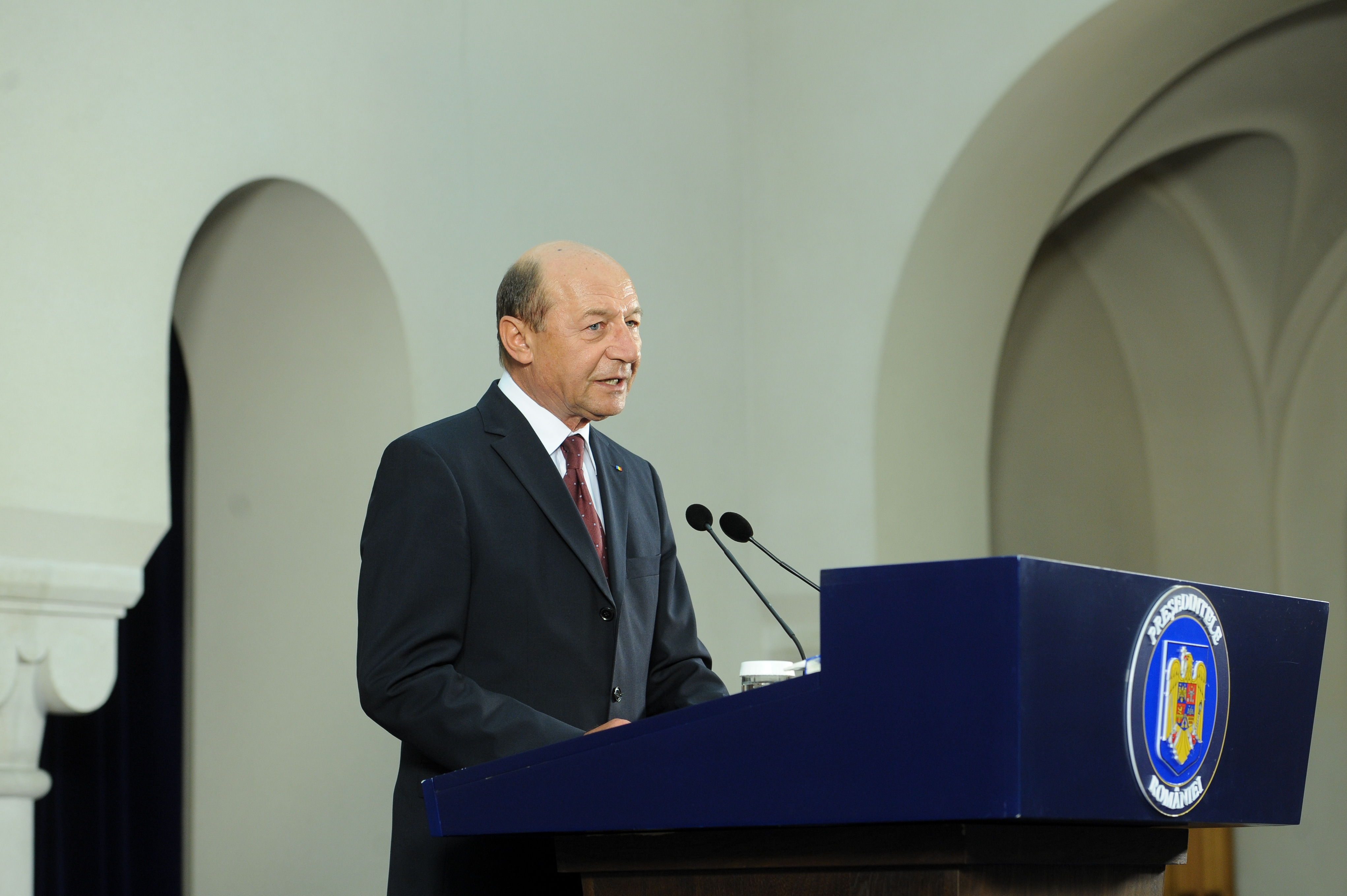 Reacţia preşedintelui Băsescu la scandalul în care este implicat fratele său: Sper că varianta pe care mi-a spus-o e reală, voi crede în varianta justiţiei