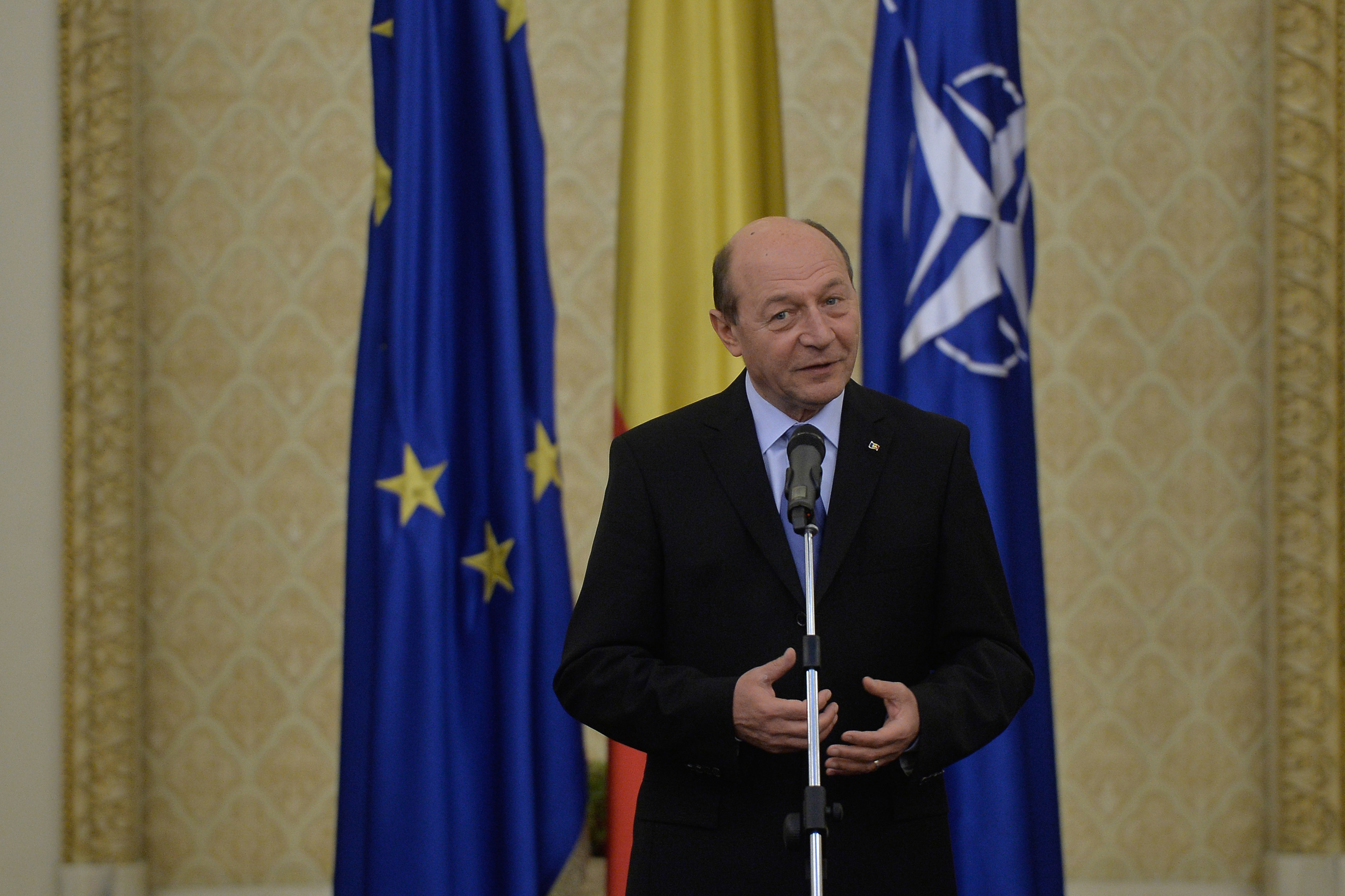 Băsescu: Niciun serviciu de informaţii nu m-a informat cu privire la relaţia Anghel-Mircea Băsescu