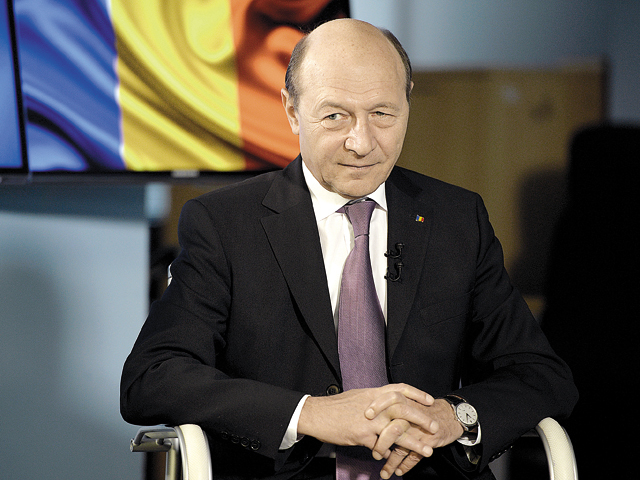 Băsescu: Promulgarea legii de reducere a CAS ar fi dus la fragilizarea fondului de pensii