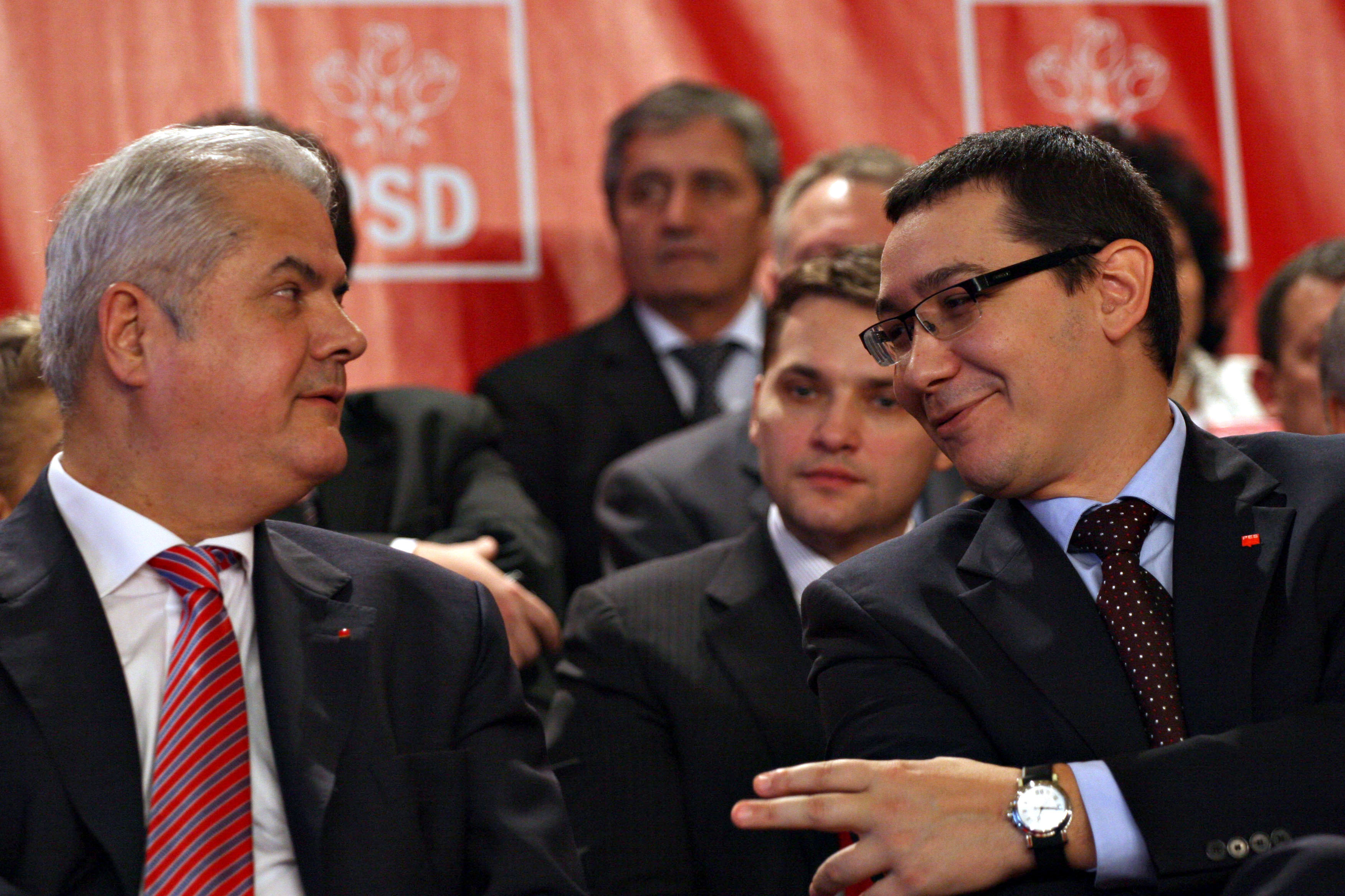 Primele reacţii ale premierului Victor Ponta după eliberarea lui Adrian Năstase