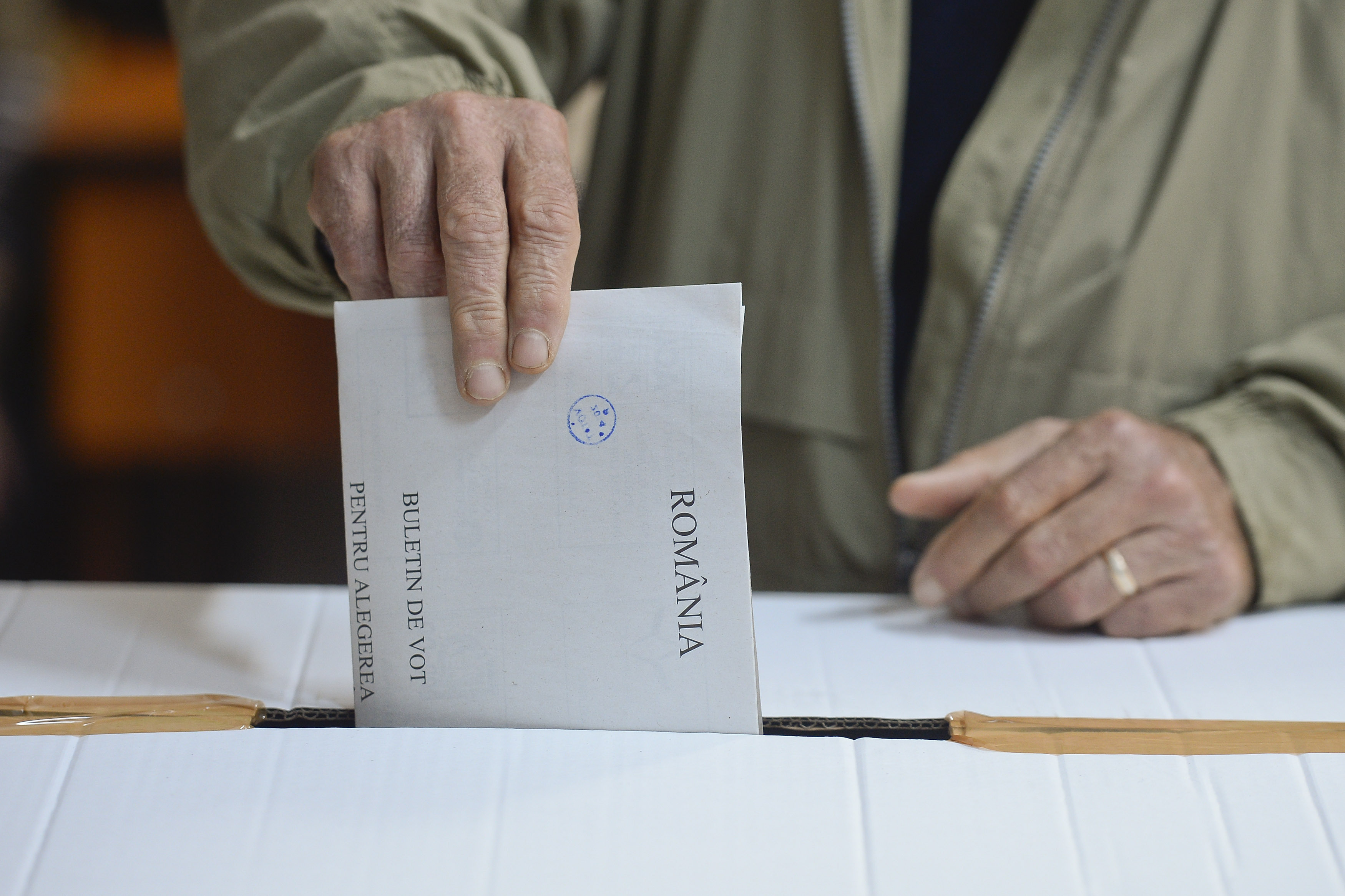 Alegeri prezidenţiale 2014. Toate secţiile de votare au fost deschise la timp